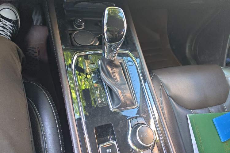 Used Dongfeng Fengon 580 2017 1.5T CVT Smart Connectivity Model Gear Lever