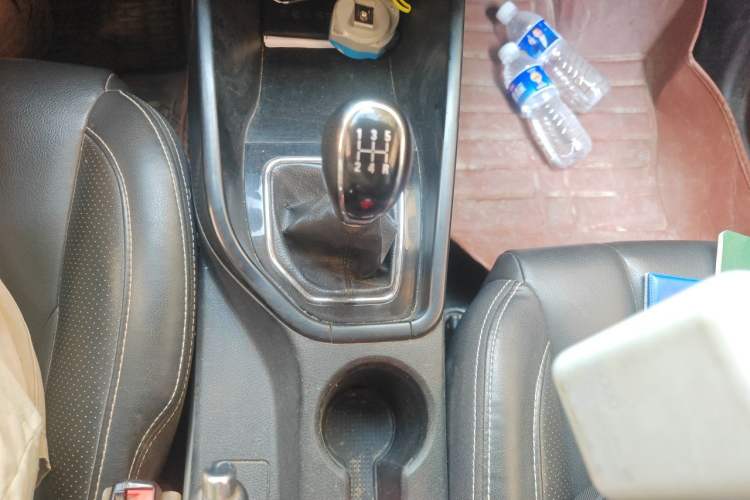 Used Dongfeng Fengon 580 2017 1.8L Manual Comfort Model Gear Lever