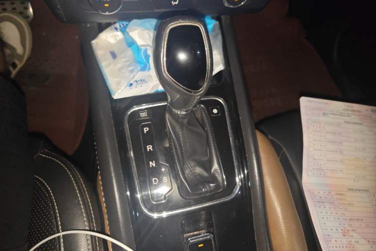 Used Dongfeng Fengon 580 2017 1.5T CVT Comfort Model Gear Lever