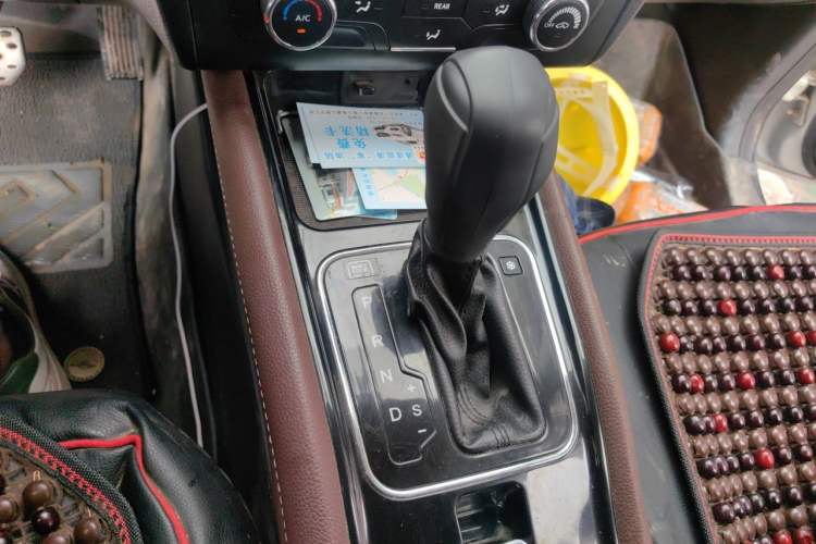 Used Dongfeng Fengon 580 2017 1.5T CVT Luxury Model Gear Lever