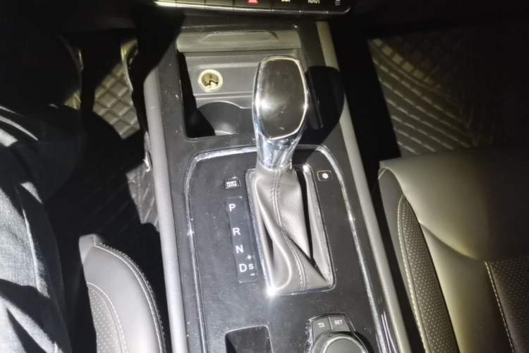 Used Dongfeng Fengon 580 2017 1.5T CVT Smart Style Model Gear Lever