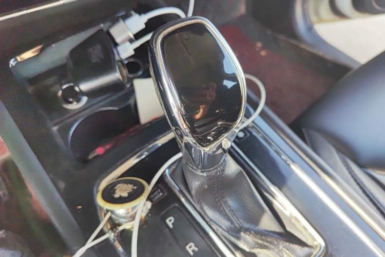 Used Dongfeng Fengon 580 2017 1.5T CVT Smart Style Model Gear Lever