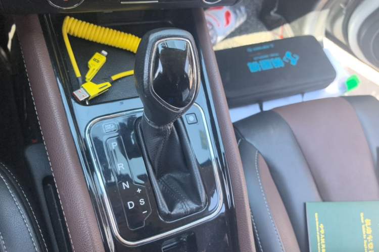 Used Dongfeng Fengon 580 2017 1.5T CVT Comfort Model Gear Lever
