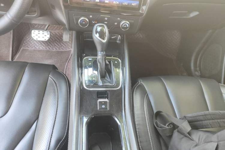Used Dongfeng Fengon 580 2017 1.5T CVT Luxury Model Gear Lever