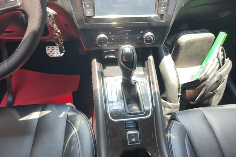 Used Dongfeng Fengon 580 2017 1.5T CVT Comfort Model Gear Lever