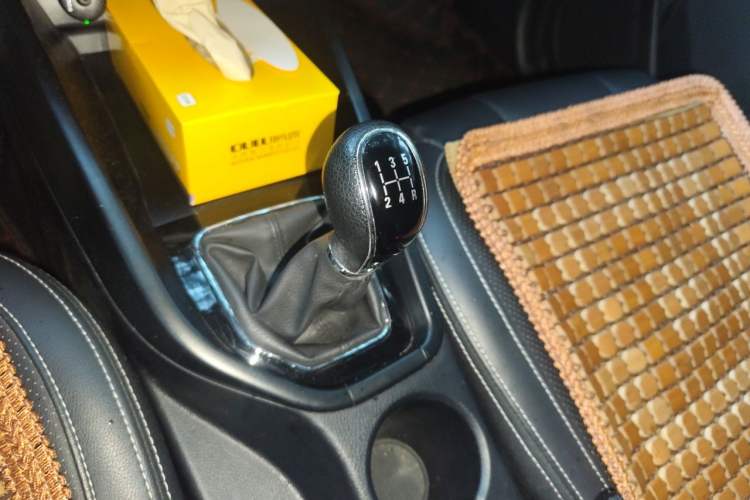 Used Dongfeng Fengon 580 2017 1.8L Manual Comfort Model Gear Lever