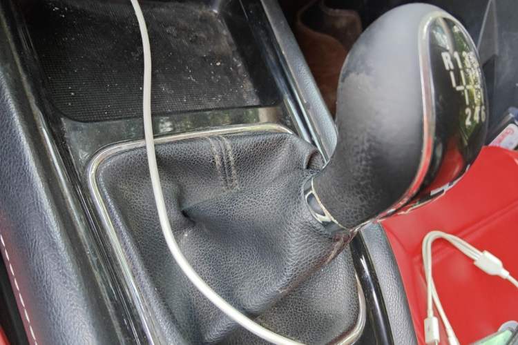 Used Dongfeng Fengon 580 2017 1.5T Manual Luxury Model Gear Lever