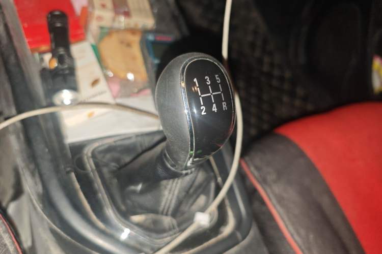 Used Dongfeng Fengon 580 2017 1.8L Manual Comfort Model Gear Lever