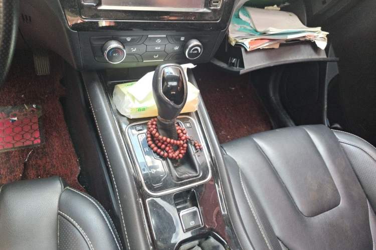Used Dongfeng Fengon 580 2017 1.5T CVT Comfort Model Gear Lever