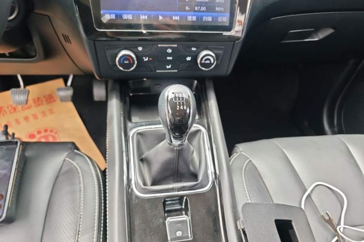Used Dongfeng Fengon 580 2017 1.5T Manual Luxury Model Gear Lever