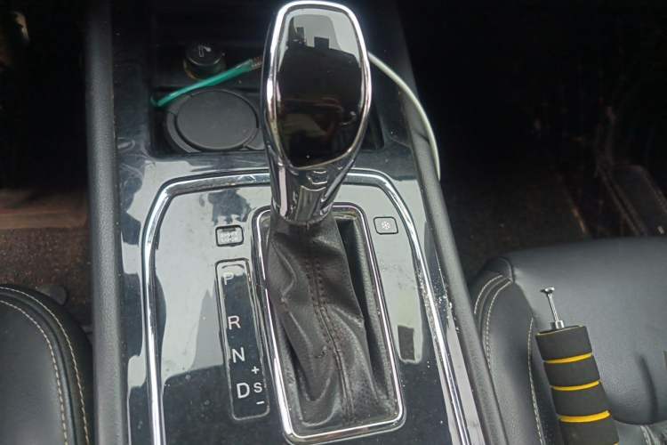Used Dongfeng Fengon 580 2017 1.5T CVT Smart Style Model Gear Lever