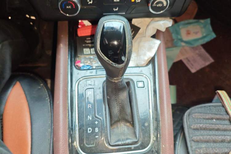 Used Dongfeng Fengon 580 2017 1.5T CVT Luxury Model Gear Lever