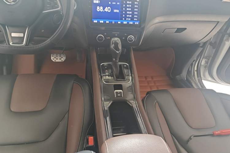 Used Dongfeng Fengon 580 2017 1.5T CVT Luxury Model Gear Lever