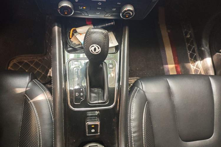 Used Dongfeng Fengon 580 2017 1.5T CVT Luxury Model Gear Lever