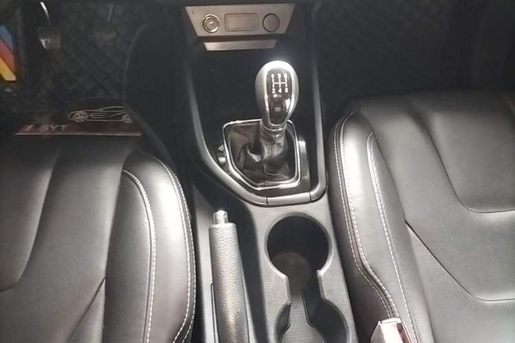 Used Dongfeng Fengon 580 2017 1.8L Manual Comfort Model Gear Lever