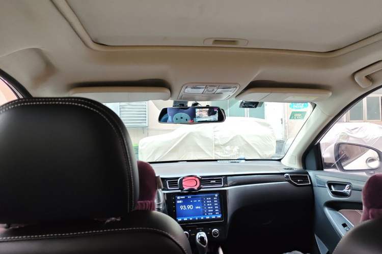 Used Dongfeng Fengon 580 2017 1.5T CVT Luxury Model Headliner