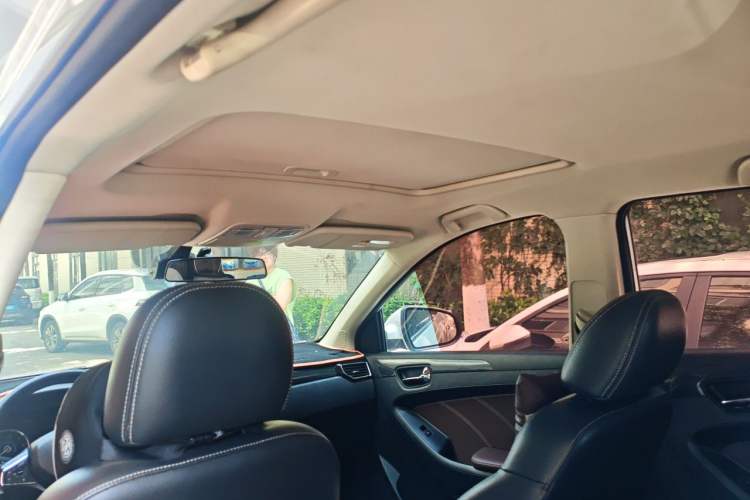 Used Dongfeng Fengon 580 2017 1.5T CVT Luxury Model Headliner