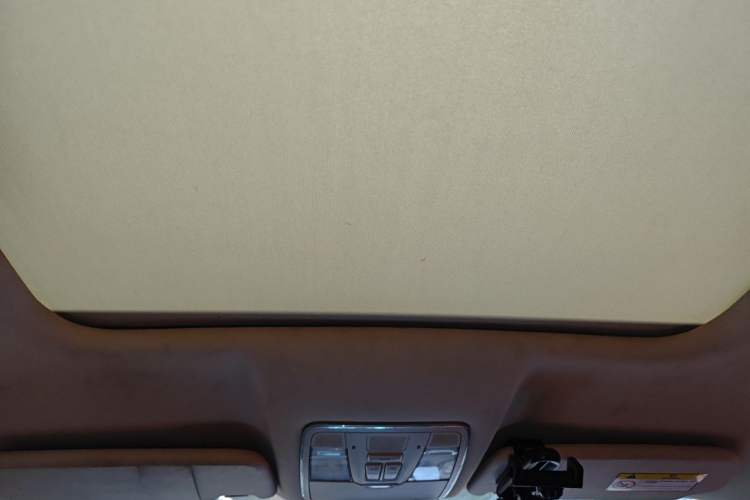 Used Dongfeng Fengon 580 2017 1.5T CVT Smart Style Model Headliner
