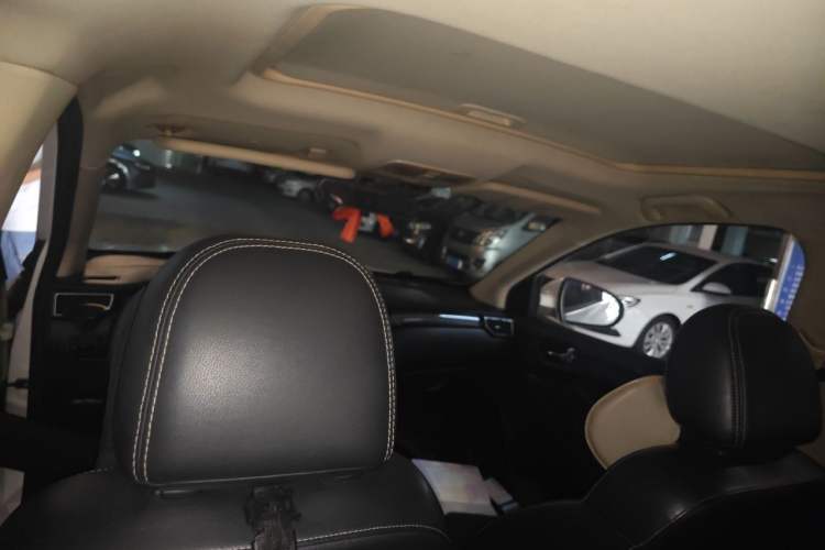 Used Dongfeng Fengon 580 2017 1.5T CVT Comfort Model Headliner