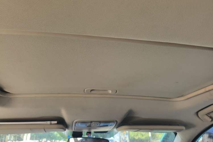 Used Dongfeng Fengon 580 2017 1.5T Manual Luxury Model Headliner