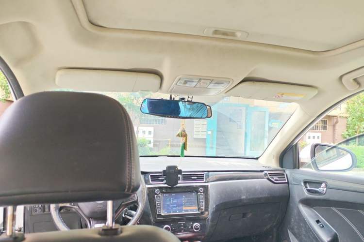 Used Dongfeng Fengon 580 2017 1.8L Manual Comfort Model Headliner