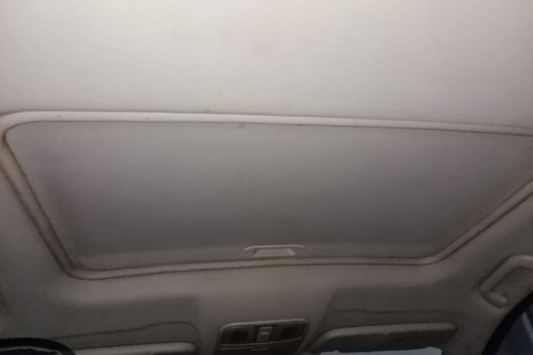 Used Dongfeng Fengon 580 2017 1.5T Manual Luxury Model Headliner
