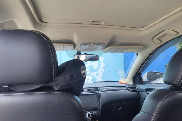 Used Dongfeng Fengon 580 2017 1.5T CVT Comfort Model Headliner