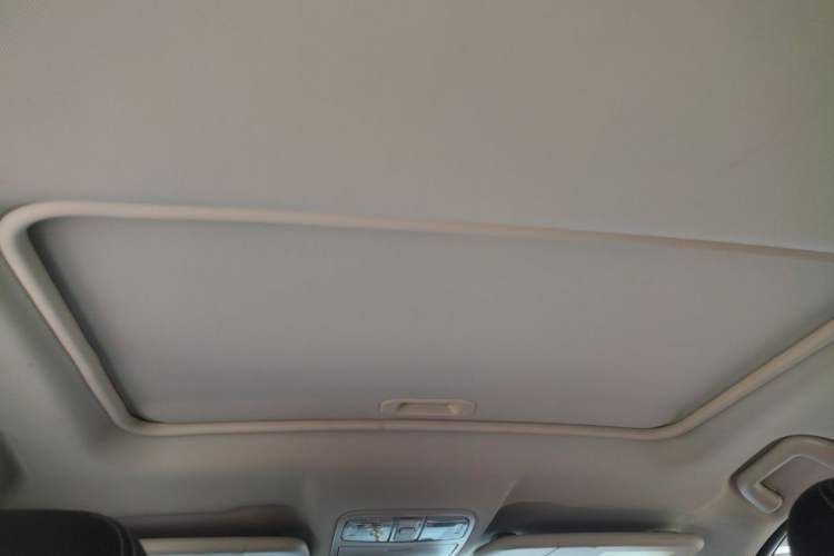 Used Dongfeng Fengon 580 2017 Revised Version 1.5T CVT Luxury Edition Headliner
