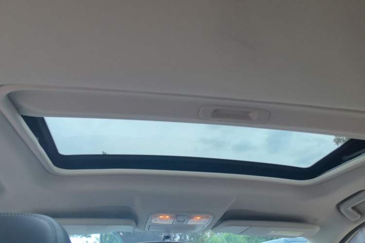 Used Dongfeng Fengon 580 2017 1.8L Manual Comfort Model Headliner