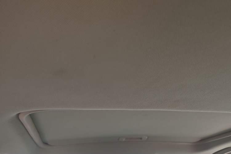 Used Dongfeng Fengon 580 2017 1.5T Manual Luxury Model Headliner