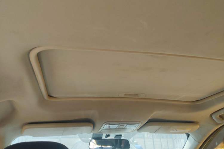 Used Dongfeng Fengon 580 2017 1.5T Manual Luxury Model Headliner