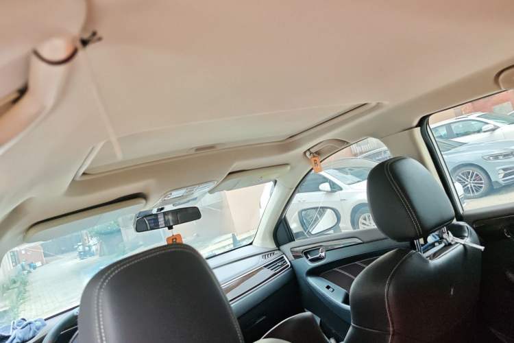 Used Dongfeng Fengon 580 2017 1.5T CVT Luxury Model Headliner