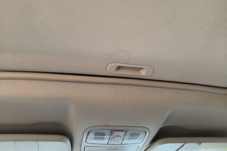 Used Dongfeng Fengon 580 2017 Revised Version 1.5T CVT Luxury Edition Headliner