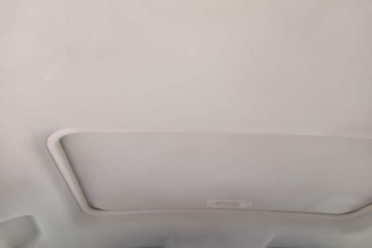 Used Dongfeng Fengon 580 2017 Revised Version 1.5T CVT Luxury Edition Headliner