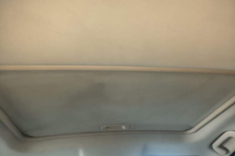 Used Dongfeng Fengon 580 2017 1.5T Manual Luxury Model Headliner
