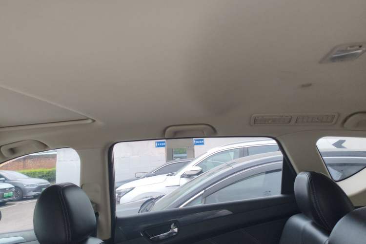 Used Dongfeng Fengon 580 2017 Revised Version 1.5T CVT Luxury Edition Headliner