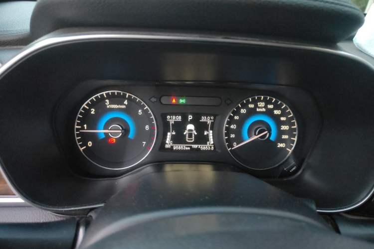 Used Dongfeng Fengon 580 2017 1.5T CVT Smart Style Model Instrument Cluster
