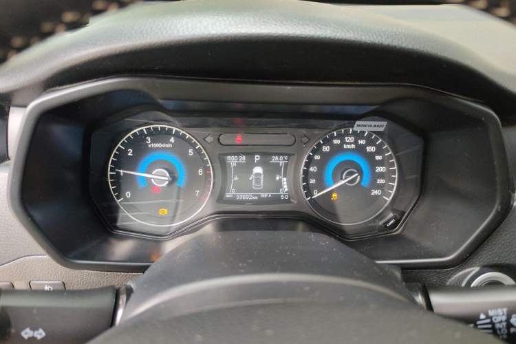 Used Dongfeng Fengon 580 2017 Revised Version 1.5T CVT Luxury Edition Instrument Cluster