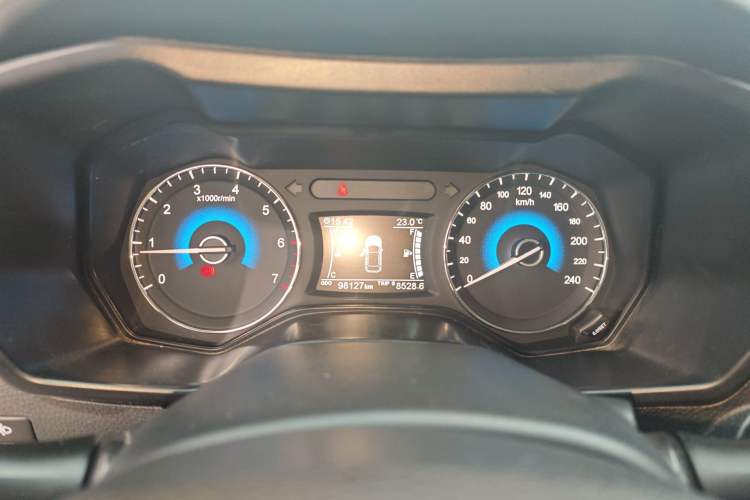 Used Dongfeng Fengon 580 2017 1.5T Manual Luxury Model Instrument Cluster