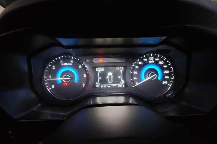Used Dongfeng Fengon 580 2017 1.5T Manual Luxury Model Instrument Cluster