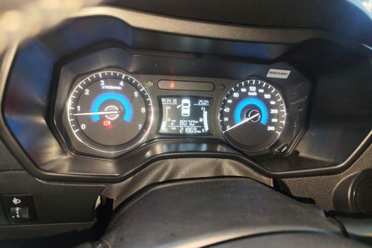 Used Dongfeng Fengon 580 2017 1.8L Manual Comfort Model Instrument Cluster