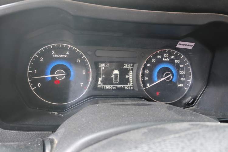 Used Dongfeng Fengon 580 2017 1.5T Manual Luxury Model Instrument Cluster