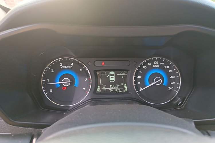 Used Dongfeng Fengon 580 2017 1.8L Manual Comfort Model Instrument Cluster