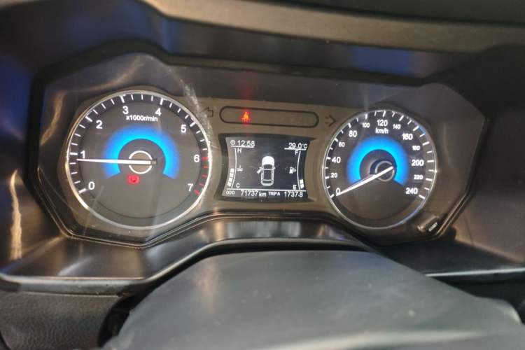Used Dongfeng Fengon 580 2017 1.5T Manual Luxury Model Instrument Cluster