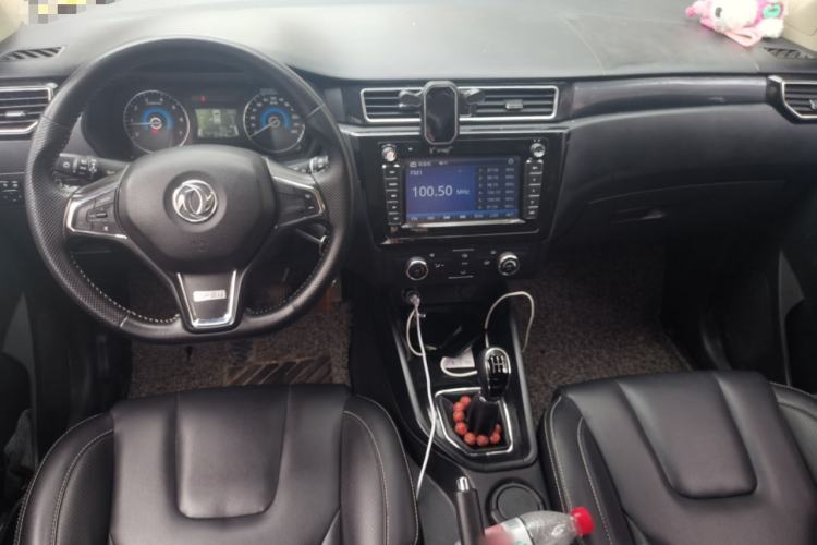 Used Dongfeng Fengon 580 2017 1.8L Manual Comfort Model Interior 2
