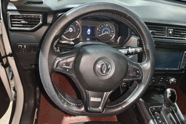 Used Dongfeng Fengon 580 2017 1.5T CVT Comfort Model Interior 2