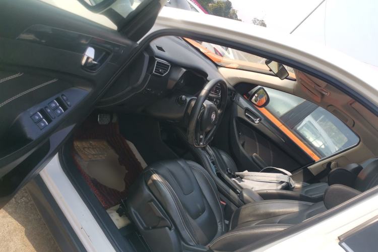 Used Dongfeng Fengon 580 2017 1.5T CVT Comfort Model Interior 3