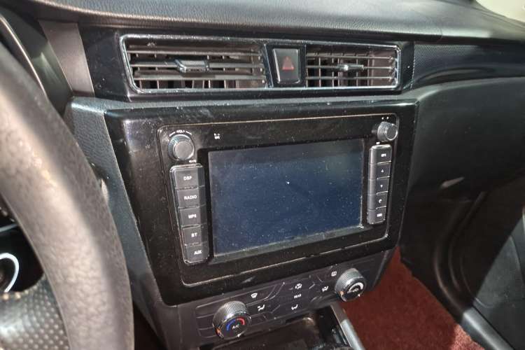 Used Dongfeng Fengon 580 2017 1.5T CVT Comfort Model Interior 3