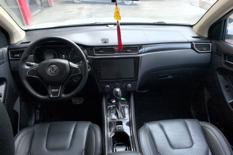 Used Dongfeng Fengon 580 2017 1.5T CVT Luxury Model Interior 5