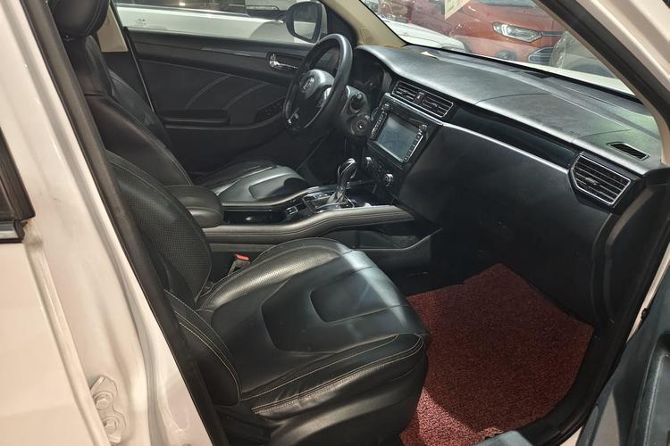 Used Dongfeng Fengon 580 2017 1.5T CVT Comfort Model Interior 7